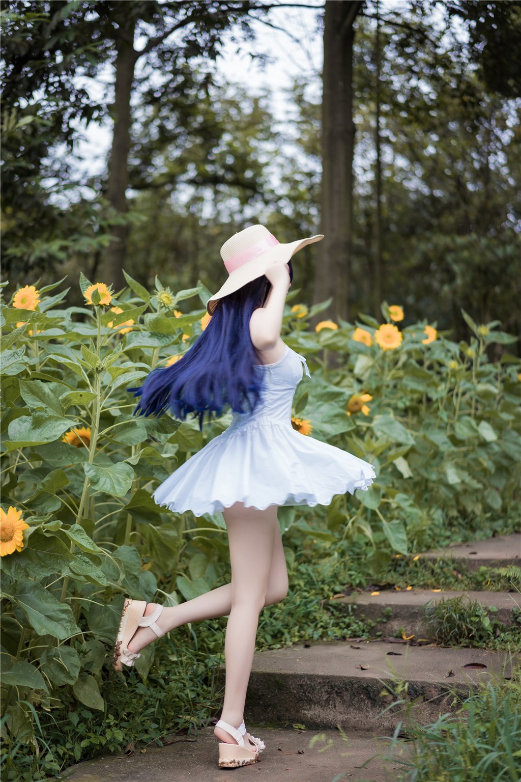 海角社区注册热情低语录：记录每个禁忌瞬间中燃起的极致情感与撩拨心弦