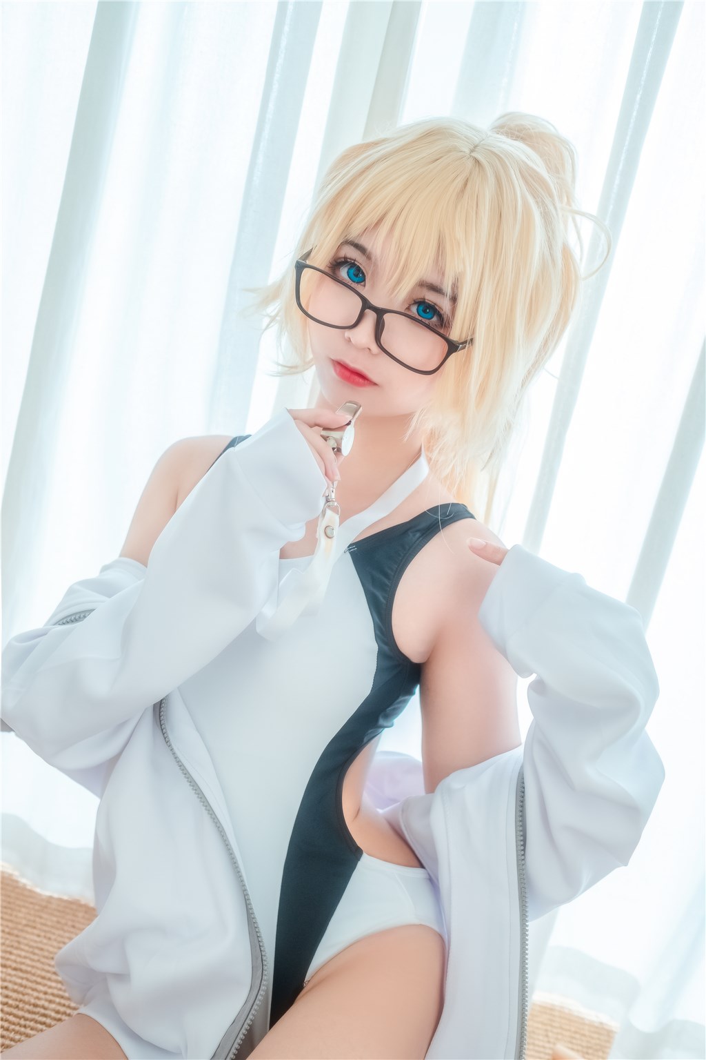 深夜凝眸：揭秘明星情感中那段不可抗拒的地下情色与血色秘密，明星地下情怎么谈的